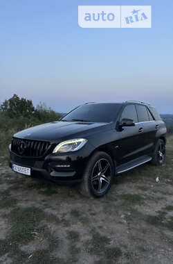 Внедорожник / Кроссовер Mercedes-Benz M-Class 2012 в Черновцах