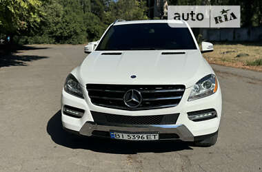 Позашляховик / Кросовер Mercedes-Benz M-Class 2014 в Полтаві