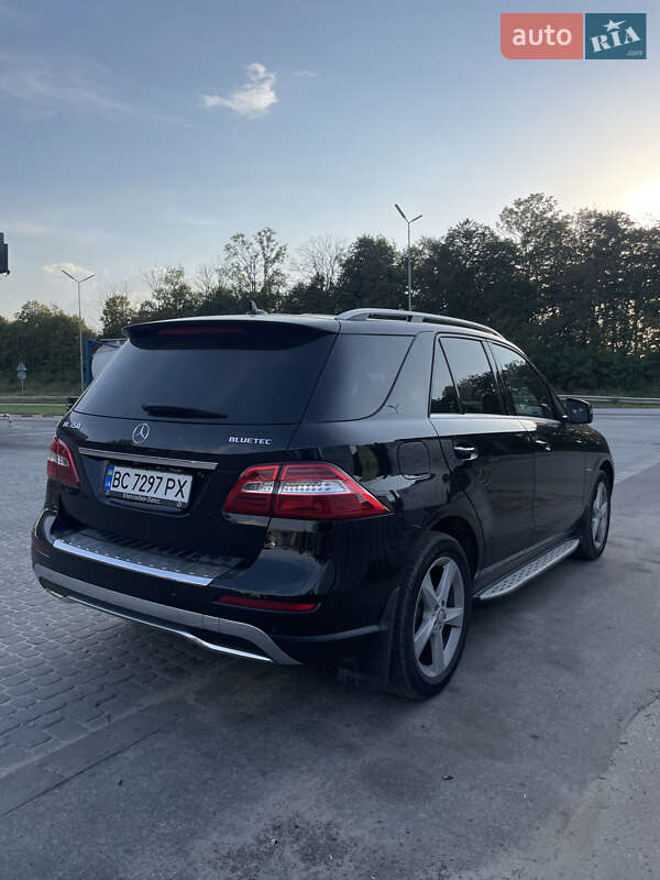 Позашляховик / Кросовер Mercedes-Benz M-Class 2012 в Львові
