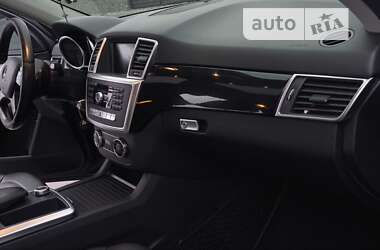 Внедорожник / Кроссовер Mercedes-Benz M-Class 2012 в 
