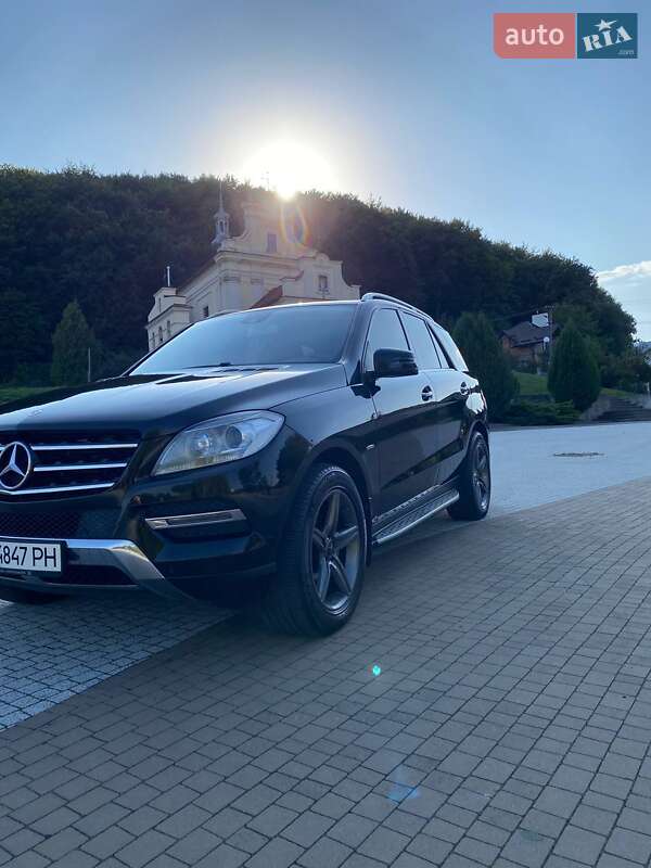 Внедорожник / Кроссовер Mercedes-Benz M-Class 2012 в Львове