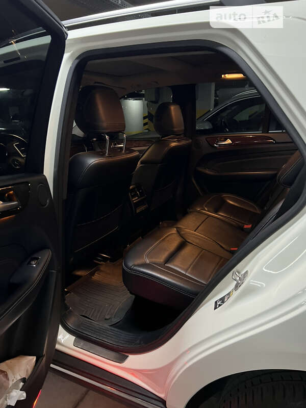 Внедорожник / Кроссовер Mercedes-Benz M-Class 2012 в Киеве