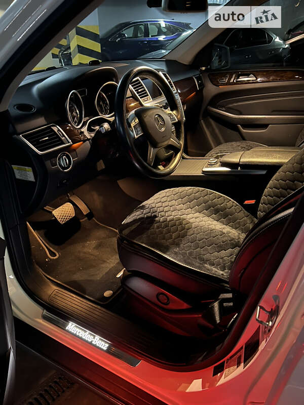 Внедорожник / Кроссовер Mercedes-Benz M-Class 2012 в Киеве