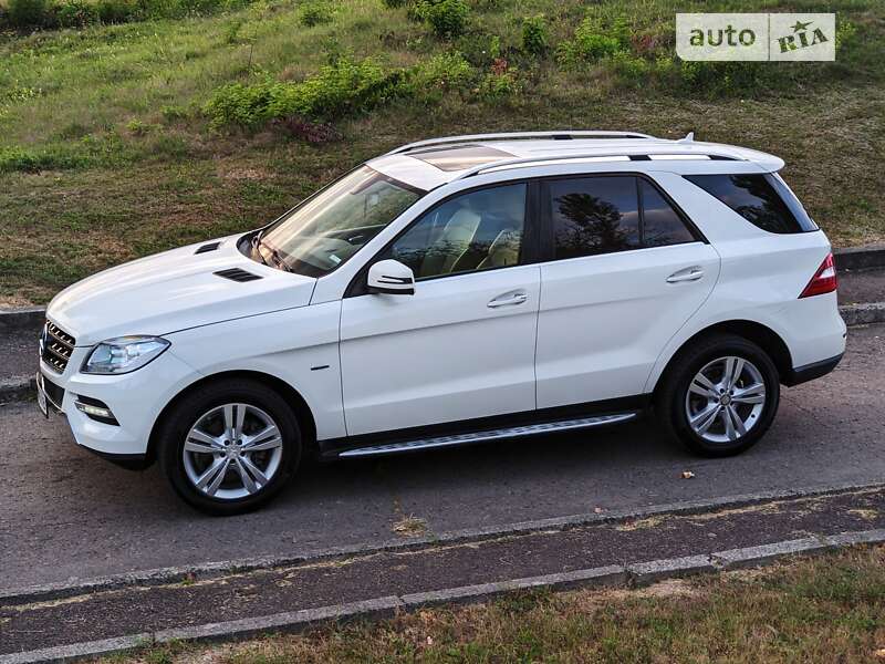 Внедорожник / Кроссовер Mercedes-Benz M-Class 2013 в Ровно