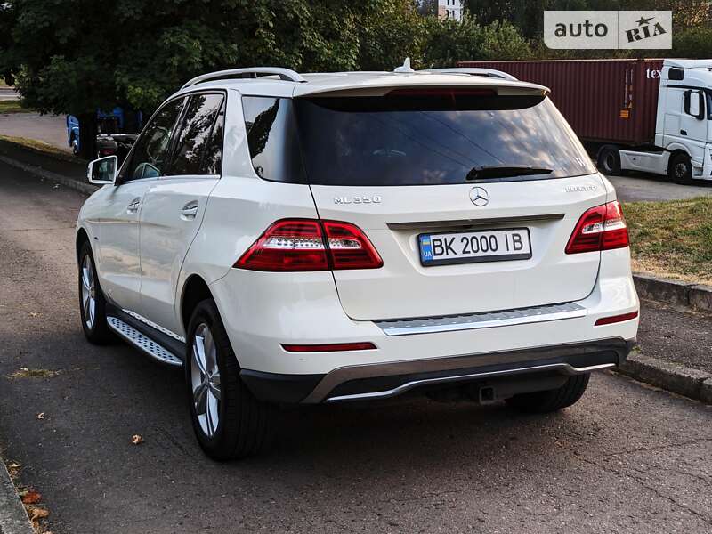 Внедорожник / Кроссовер Mercedes-Benz M-Class 2013 в Ровно