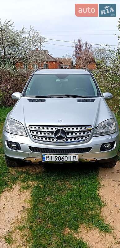 Позашляховик / Кросовер Mercedes-Benz M-Class 2005 в Полтаві
