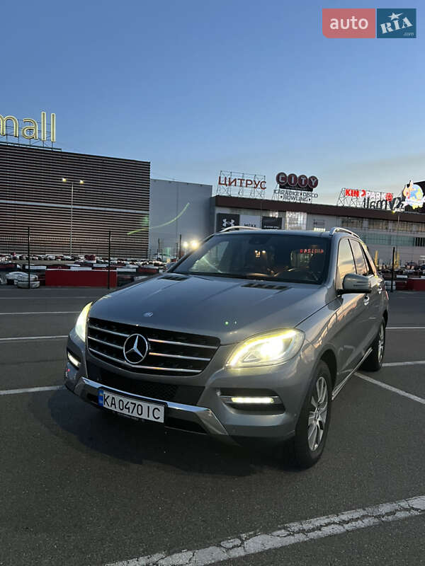 Внедорожник / Кроссовер Mercedes-Benz M-Class 2012 в Киеве
