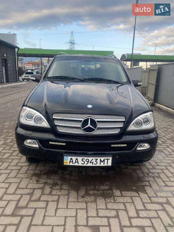 Mercedes-Benz M-Class 2005