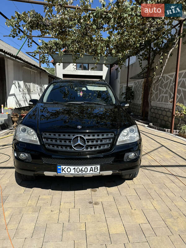 Внедорожник / Кроссовер Mercedes-Benz M-Class 2006 в Виноградове