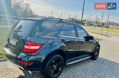 Позашляховик / Кросовер Mercedes-Benz M-Class 2008 в 