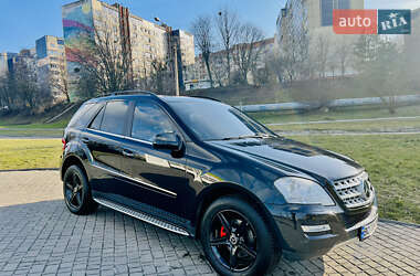 Позашляховик / Кросовер Mercedes-Benz M-Class 2008 в 