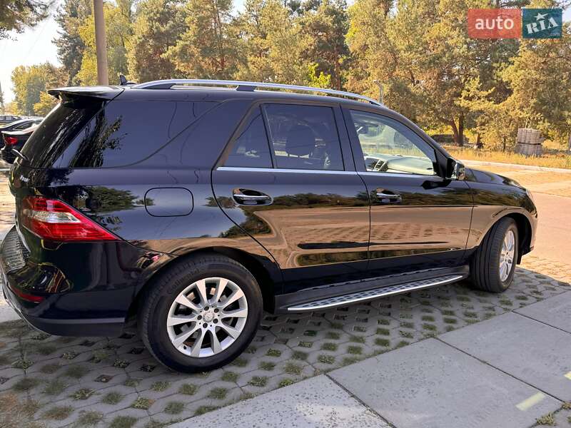 Внедорожник / Кроссовер Mercedes-Benz M-Class 2014 в Киеве