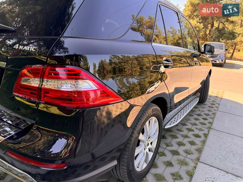 Внедорожник / Кроссовер Mercedes-Benz M-Class 2014 в Киеве