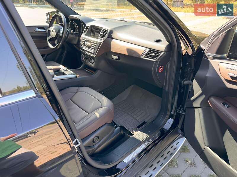 Внедорожник / Кроссовер Mercedes-Benz M-Class 2014 в Киеве