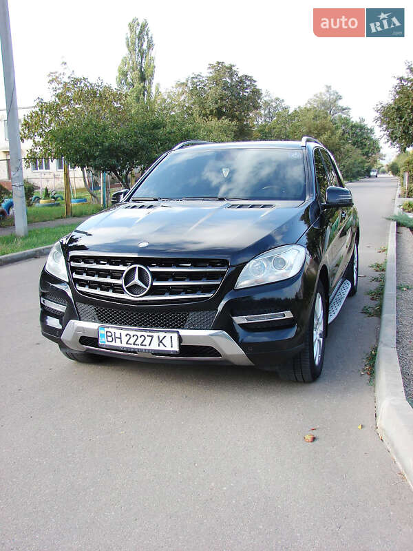 Внедорожник / Кроссовер Mercedes-Benz M-Class 2012 в Одессе