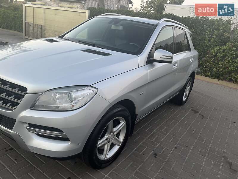 Позашляховик / Кросовер Mercedes-Benz M-Class 2013 в Києві