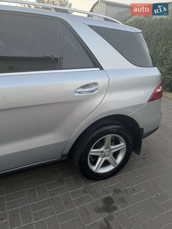 Позашляховик / Кросовер Mercedes-Benz M-Class 2013 в Києві