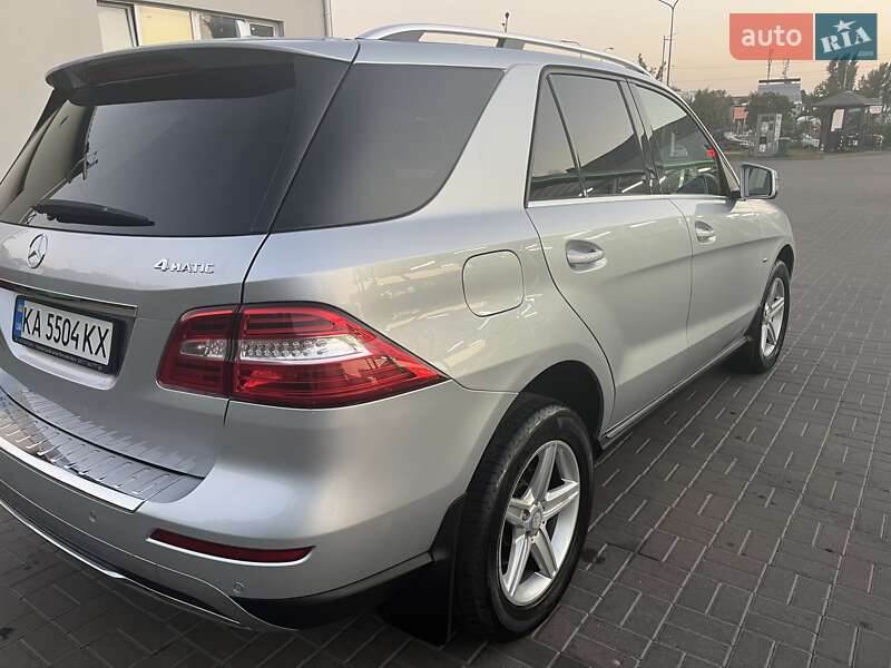 Позашляховик / Кросовер Mercedes-Benz M-Class 2013 в Києві