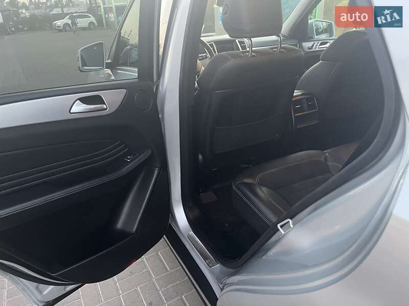 Позашляховик / Кросовер Mercedes-Benz M-Class 2013 в Києві