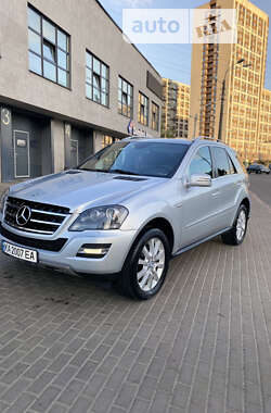 Позашляховик / Кросовер Mercedes-Benz M-Class 2010 в Києві