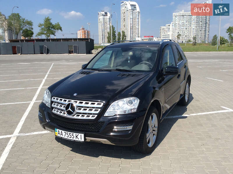 Внедорожник / Кроссовер Mercedes-Benz M-Class 2011 в Киеве