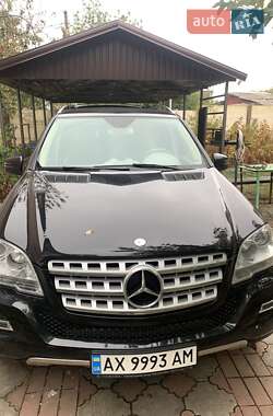Внедорожник / Кроссовер Mercedes-Benz M-Class 2010 в 