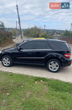 Внедорожник / Кроссовер Mercedes-Benz M-Class 2011 в 