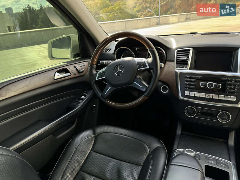 Позашляховик / Кросовер Mercedes-Benz M-Class 2013 в Одесі