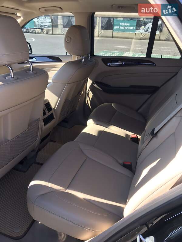 Внедорожник / Кроссовер Mercedes-Benz M-Class 2013 в Калуше