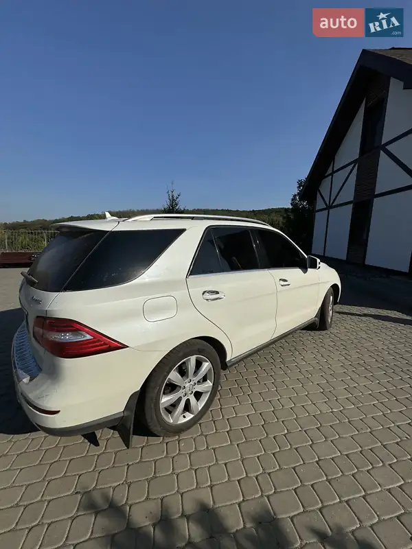 Позашляховик / Кросовер Mercedes-Benz M-Class 2013 в 