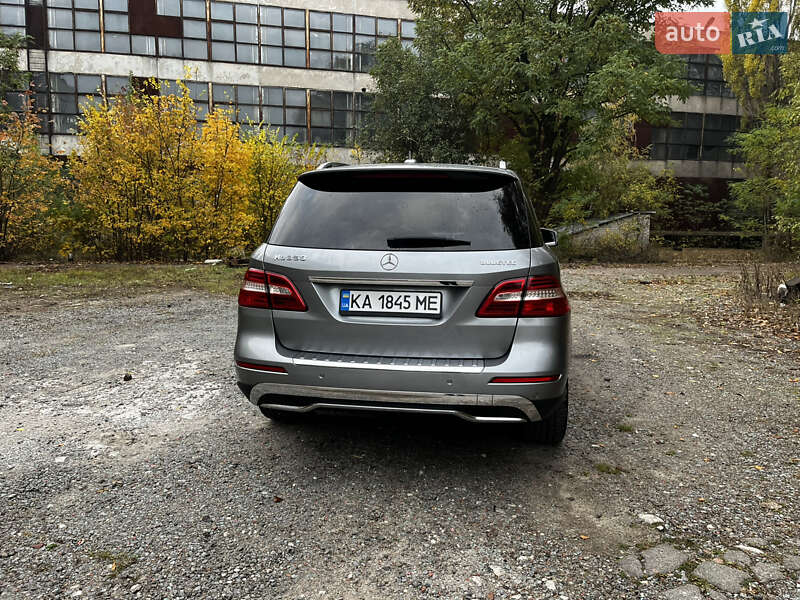 Внедорожник / Кроссовер Mercedes-Benz M-Class 2012 в Киеве