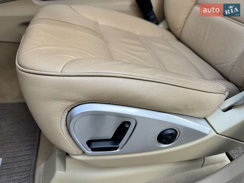 Внедорожник / Кроссовер Mercedes-Benz M-Class 2010 в Киеве