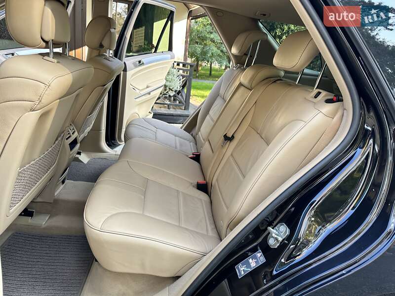 Внедорожник / Кроссовер Mercedes-Benz M-Class 2010 в Киеве