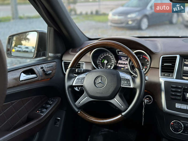Позашляховик / Кросовер Mercedes-Benz M-Class 2012 в Бродах