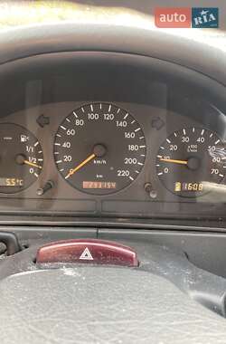 Внедорожник / Кроссовер Mercedes-Benz M-Class 2001 в 