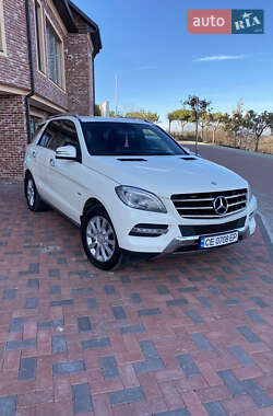 Внедорожник / Кроссовер Mercedes-Benz M-Class 2012 в Черновцах