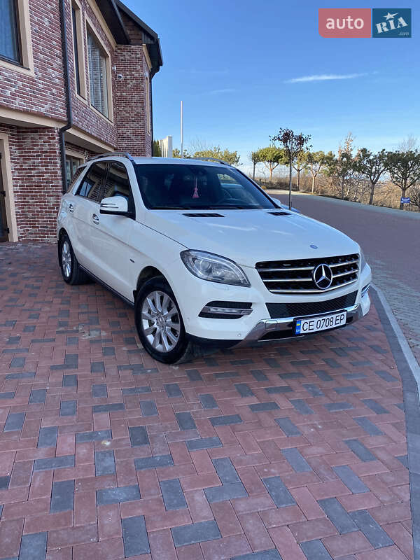 Внедорожник / Кроссовер Mercedes-Benz M-Class 2012 в Черновцах