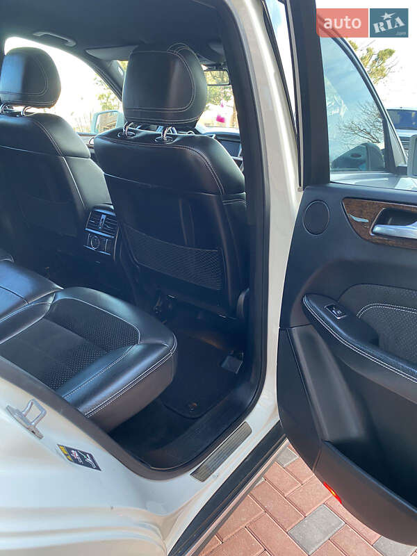 Внедорожник / Кроссовер Mercedes-Benz M-Class 2012 в Черновцах