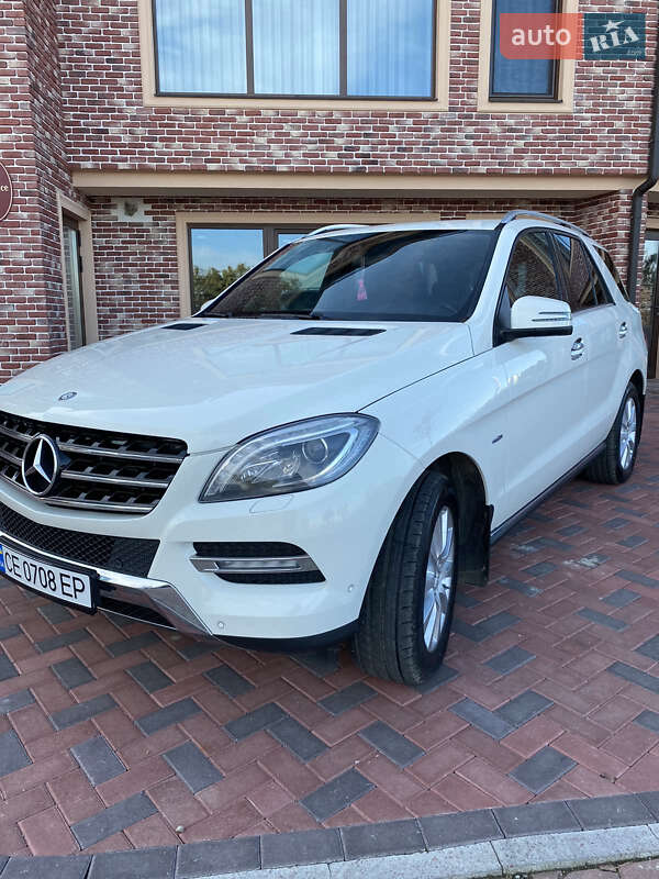 Внедорожник / Кроссовер Mercedes-Benz M-Class 2012 в Черновцах