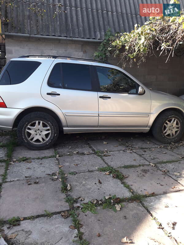 Внедорожник / Кроссовер Mercedes-Benz M-Class 2004 в Коростене