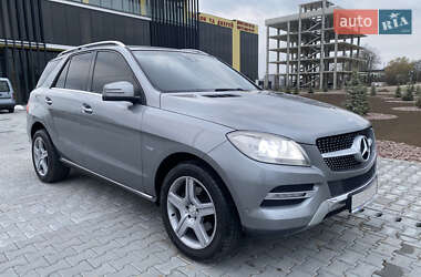 Позашляховик / Кросовер Mercedes-Benz M-Class 2012 в Чернівцях