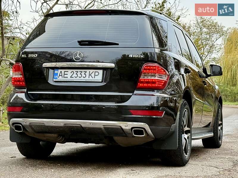 Внедорожник / Кроссовер Mercedes-Benz M-Class 2011 в Одессе
