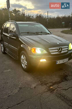 Внедорожник / Кроссовер Mercedes-Benz M-Class 2005 в 