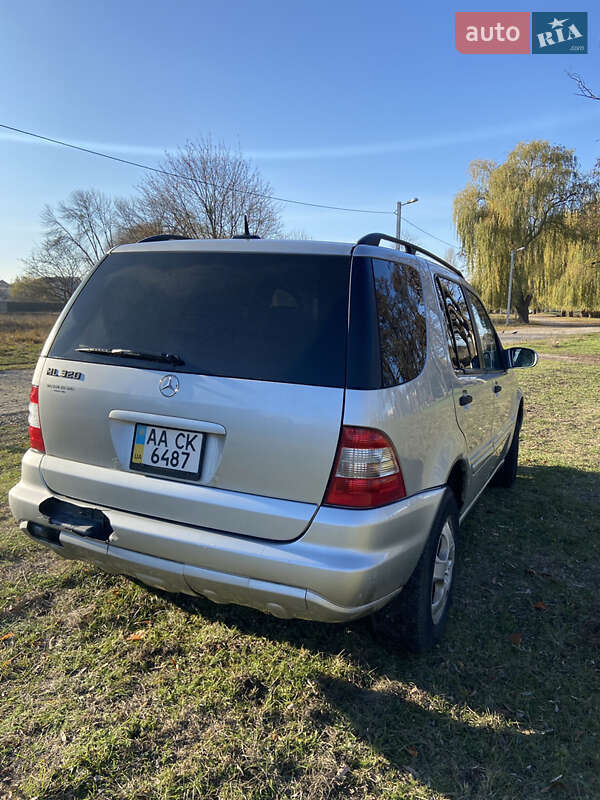 Внедорожник / Кроссовер Mercedes-Benz M-Class 2003 в Белой Церкви