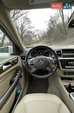 Mercedes-Benz M-Class 2015
