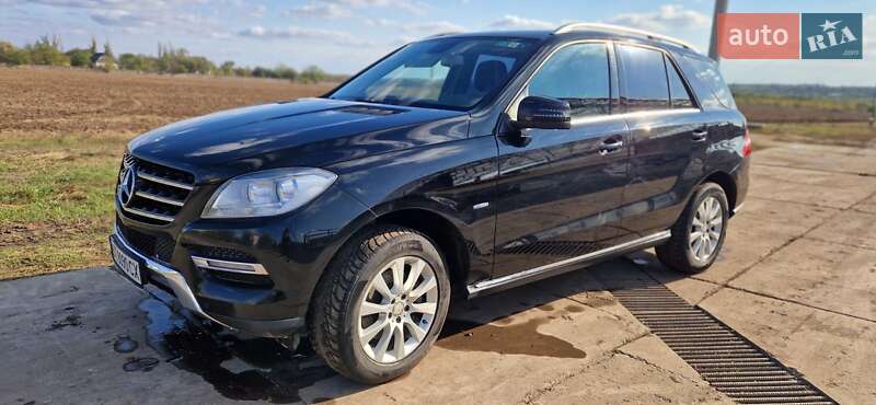 Внедорожник / Кроссовер Mercedes-Benz M-Class 2012 в Николаеве