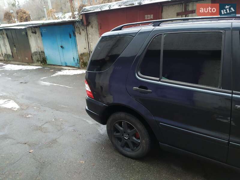Позашляховик / Кросовер Mercedes-Benz M-Class 2002 в Києві