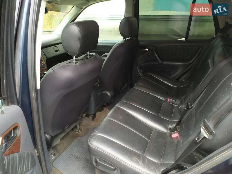 Позашляховик / Кросовер Mercedes-Benz M-Class 2002 в Києві