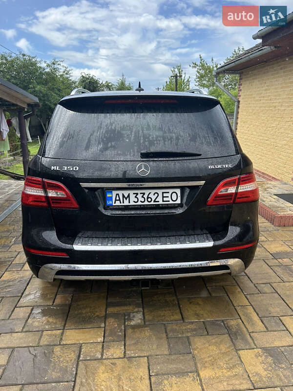 Внедорожник / Кроссовер Mercedes-Benz M-Class 2015 в Житомире фото 5 Внедорожник / Кроссовер Mercedes-Benz M-Class 2015 в Житомире