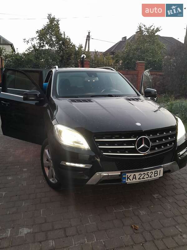 Внедорожник / Кроссовер Mercedes-Benz M-Class 2013 в Киеве